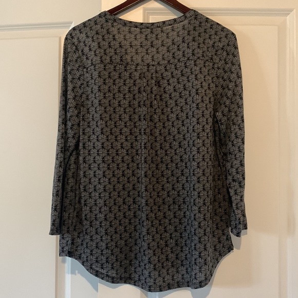 *3 for $15* H&M Top - Picture 4 of 4